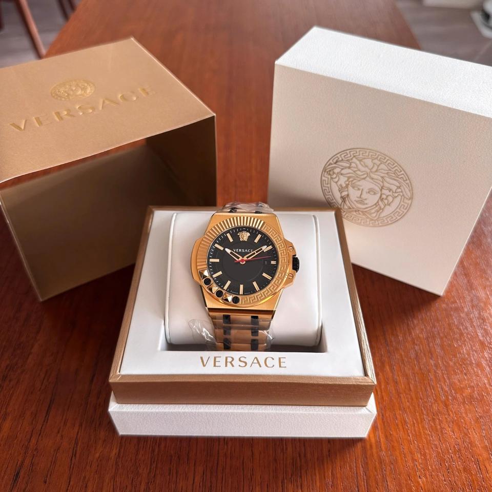 Versace Mainline Uhr Chain React Gold Medusa Swiss