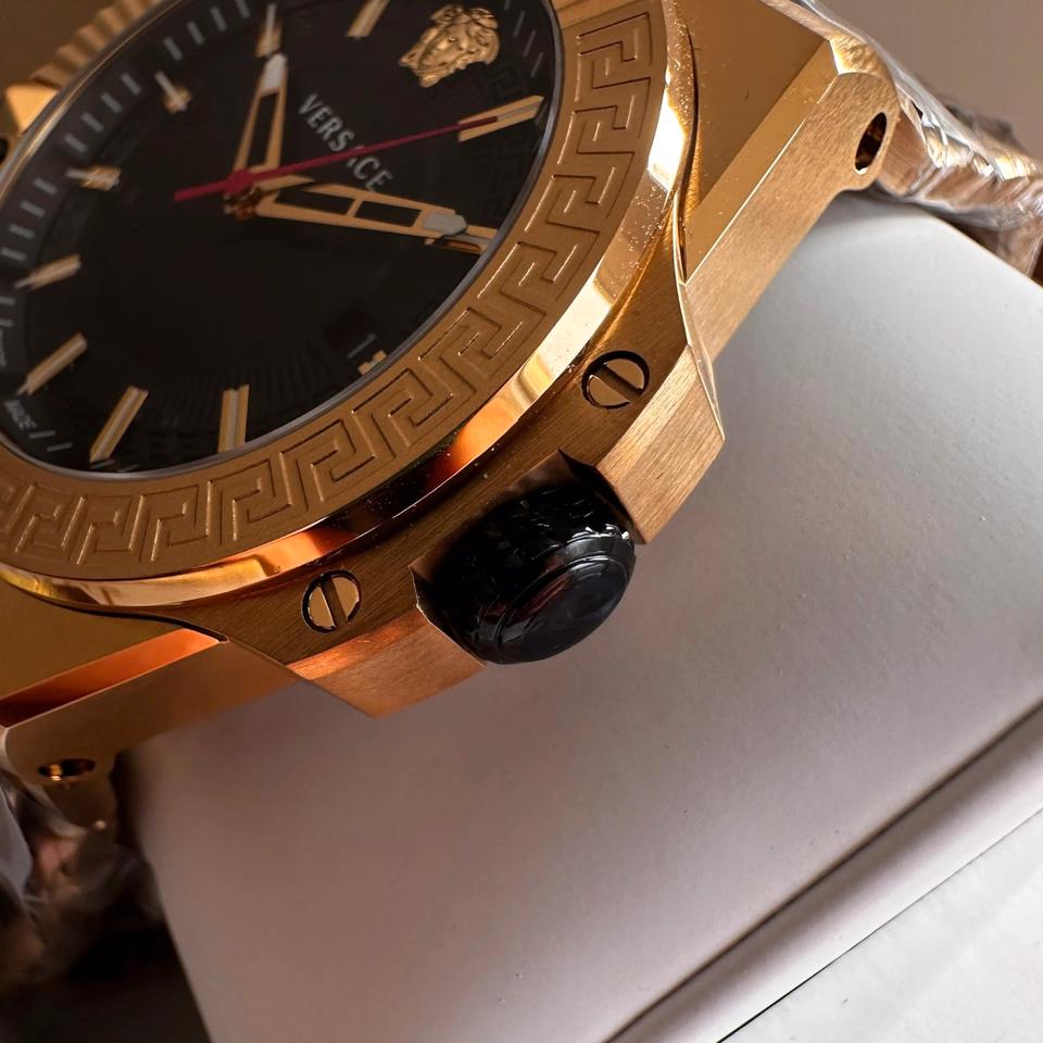 Versace Mainline Uhr Chain React Gold Medusa Swiss