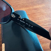 Valentino Sonnenbrille mit V Logo made in Italy mit Etui