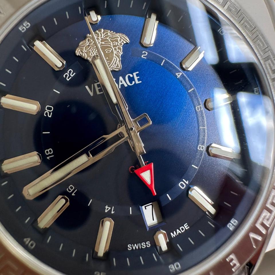 Versace Uhr GMT V-Code Diver Baroque Medusa Swiss CLG