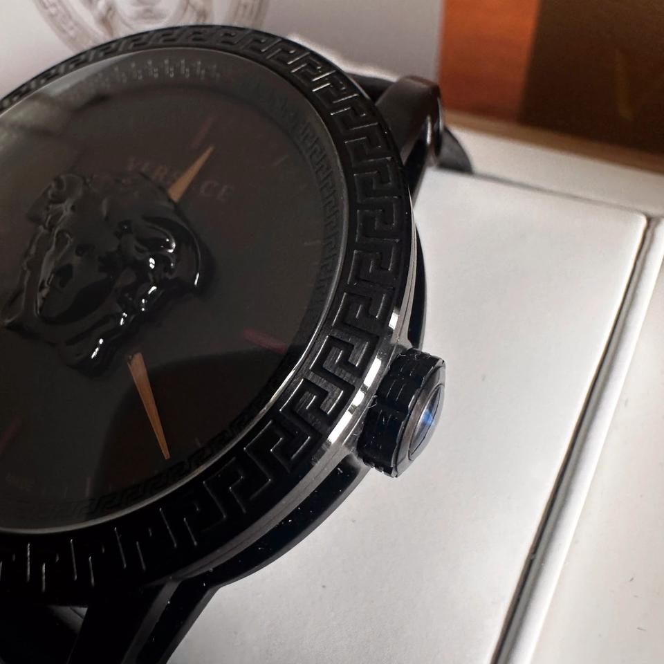 Versace Mainline Uhr Palazzo Empire Black on Black Medusa