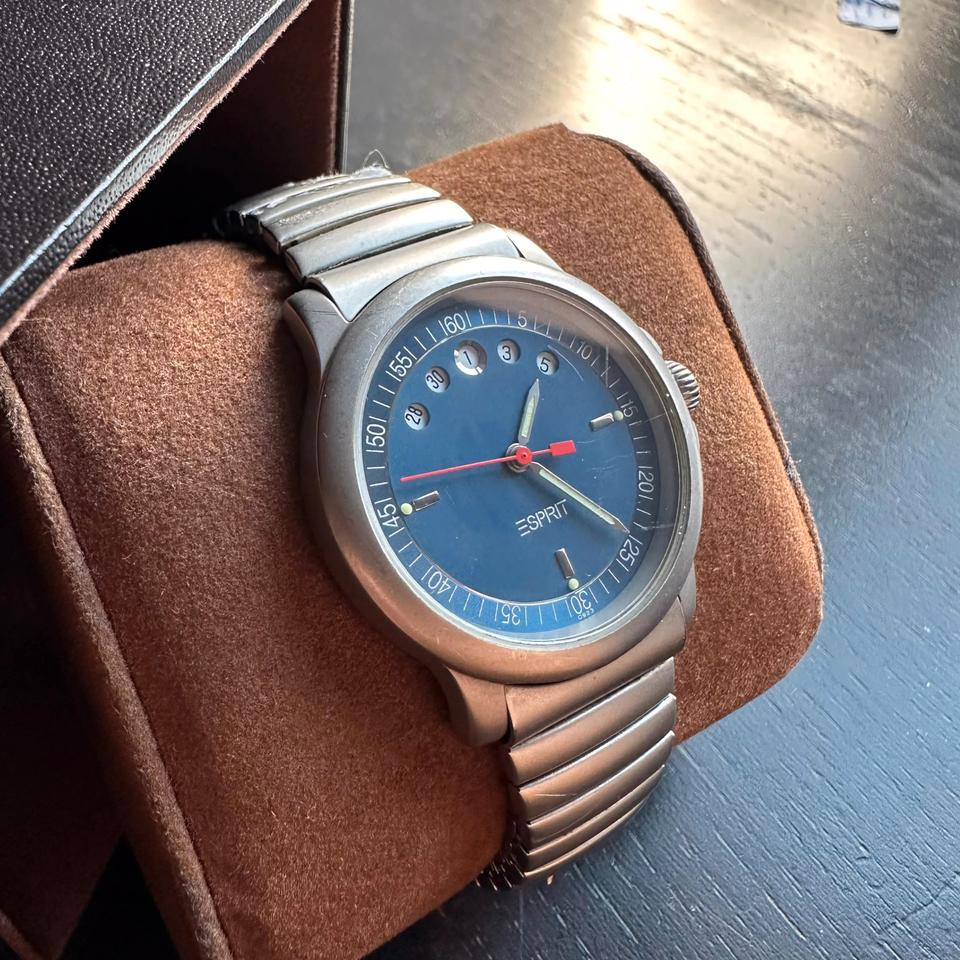 Esprit Uhr mit Flexband und Kalenderfunktion