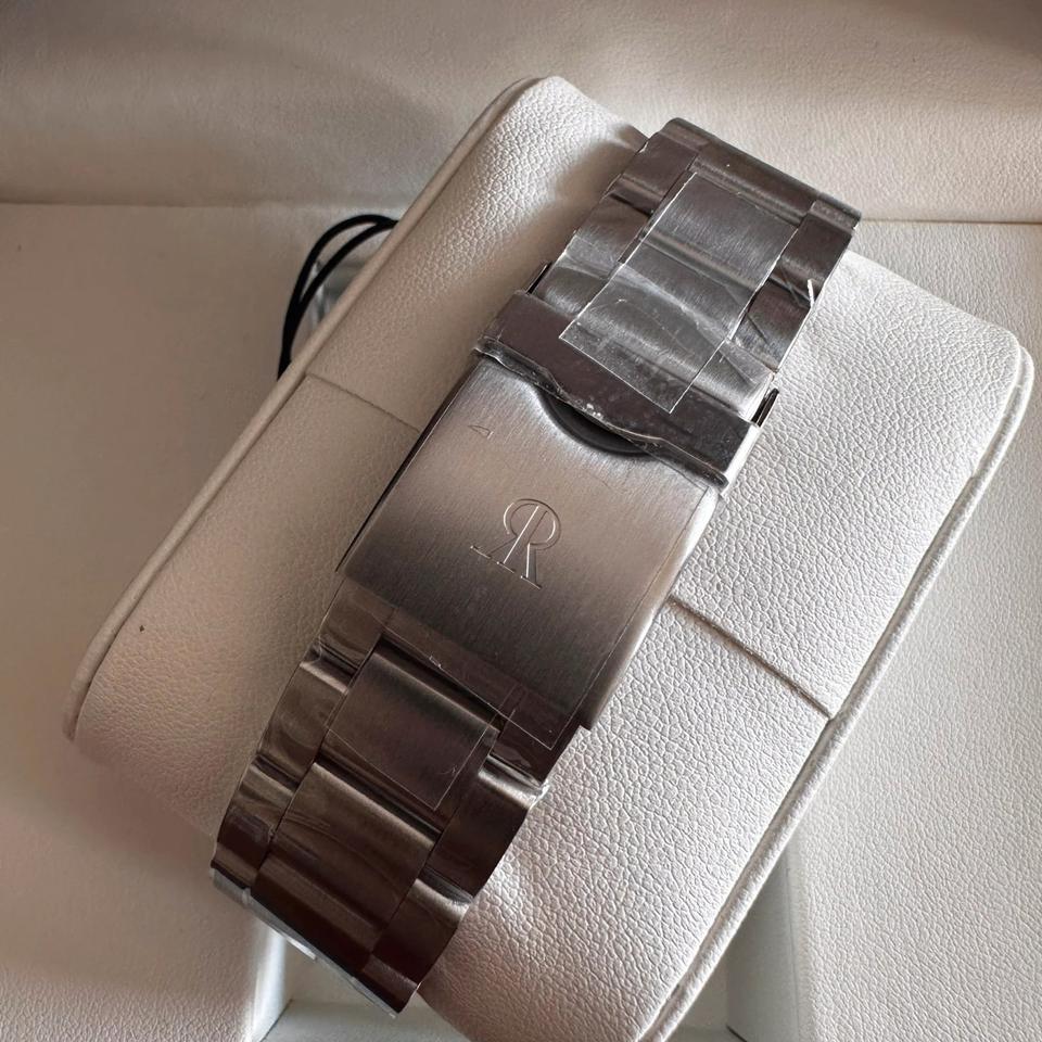 Revue Thommen Uhr Automatik Diver Datejust ETA Swiss Mad