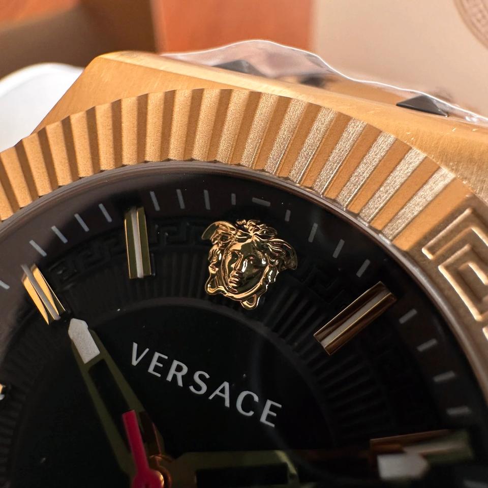 Versace Mainline Uhr Chain React Gold Medusa Swiss