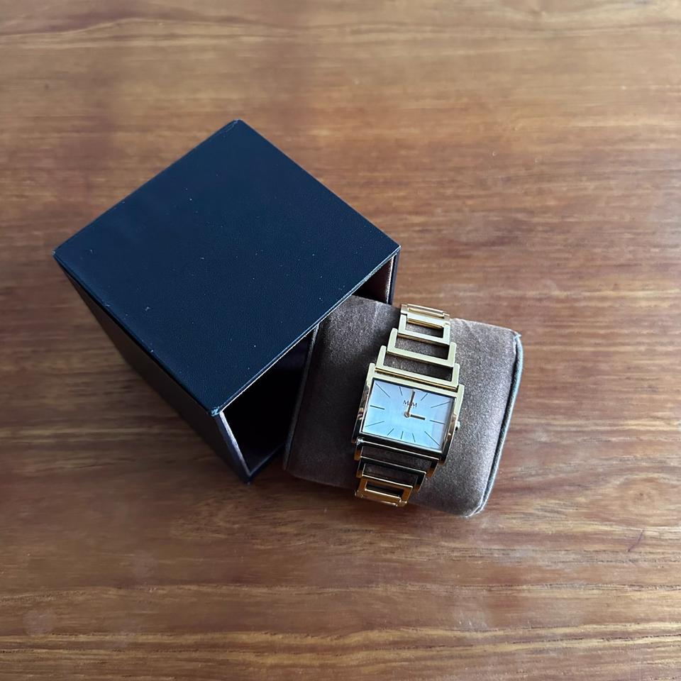 M&M Germany Uhr zwei Zeiger Cube Neu
