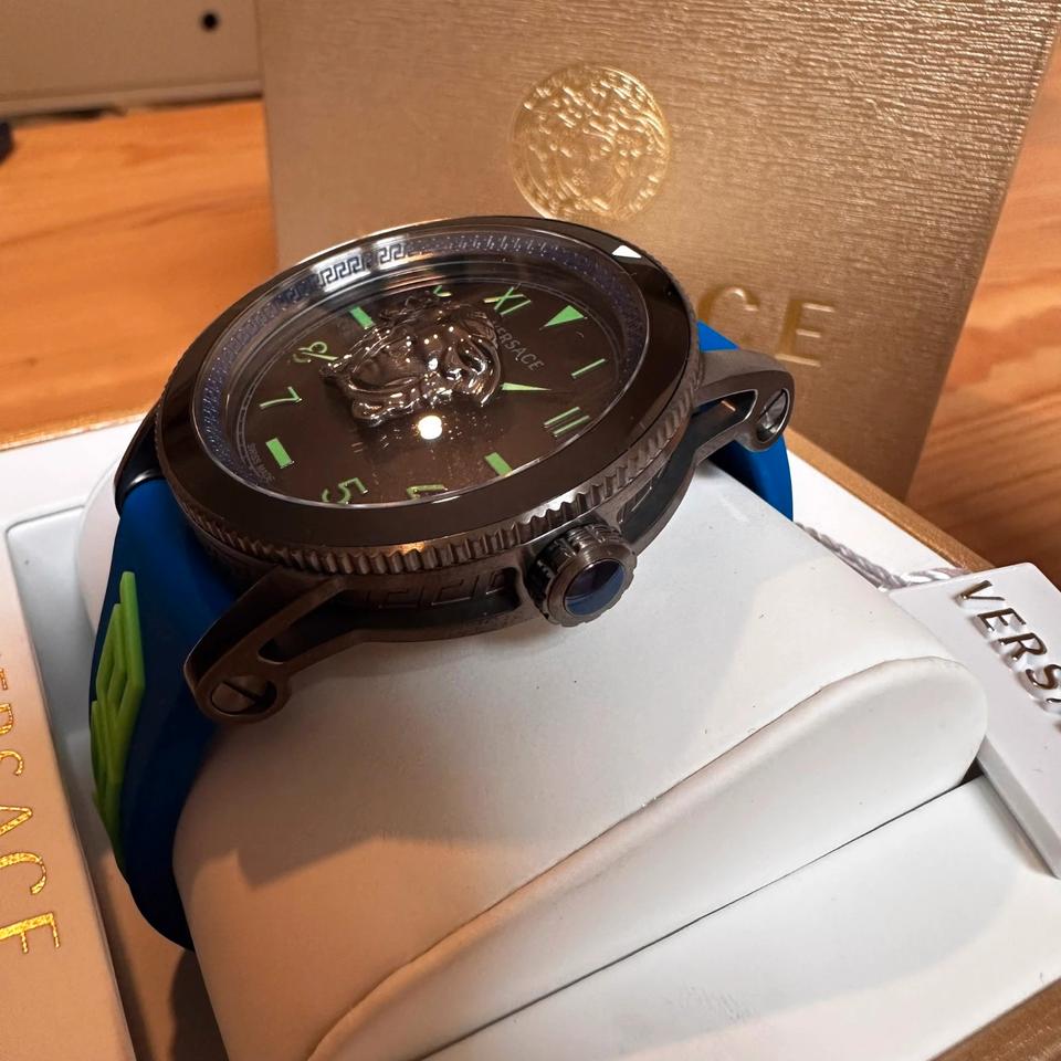 Versace Palazzo Pop Uhr Medusa Electric Blue Swiss Made
