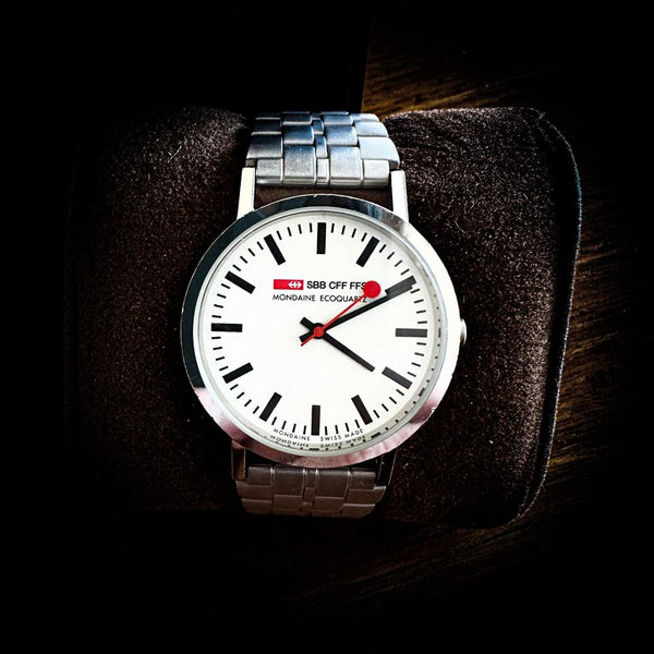 Modaine Eco Quartz Uhr 36mm Swiss Bahnhofsuhr Bauhaus